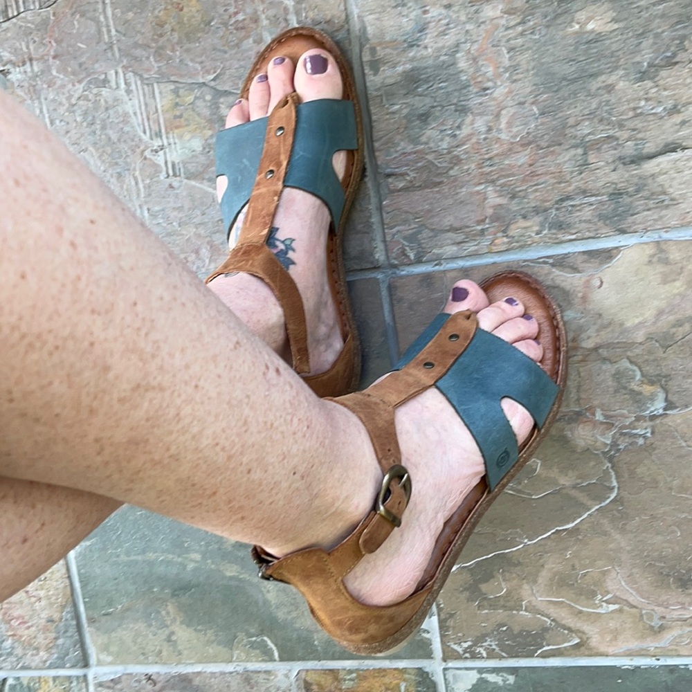 Born leather sandals size 10